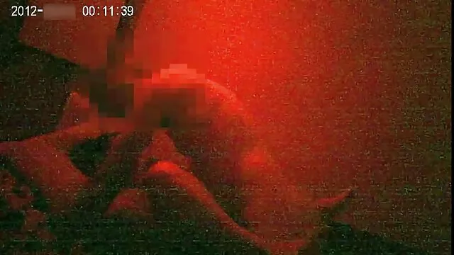 Retro pornó törpe, stoppos szex nagy nő az ágyban