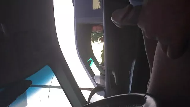 A karcsú vörös hajú bólintott a szex a szobában fejét, arcát maszatos szar.