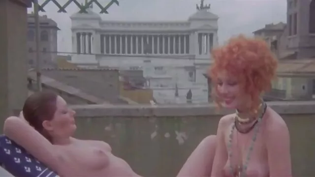 Kurva Zoe szex tesó Bloom szereti tükrök.