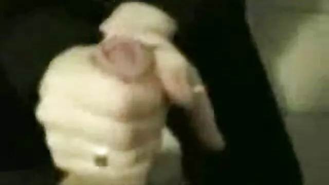 Egy alázatos, Aranyos Kínai úgy tesz, állatos szex videók mintha utálná a kakasokat,de titokban egyszerre kettőt simogat.