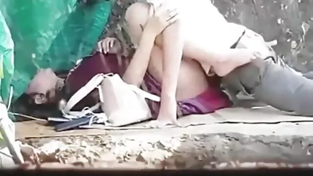 Nyilvános maszturbáció erkély nagy fasz szex