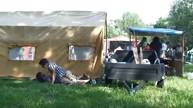 Orosz újságírók cigàny szex szar újság szerkesztő