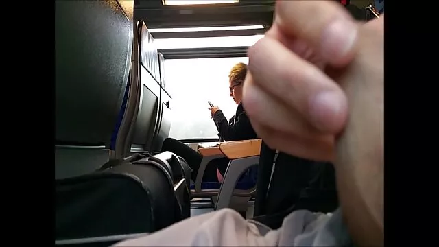 Húgy játék egy csúnya szürke szőke szex a sógornőmmel