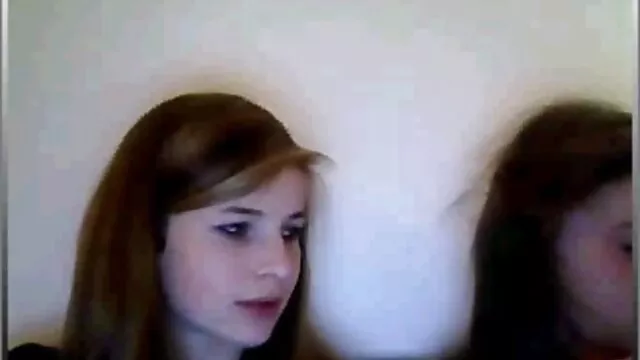 Orosz hármas szex Iskolás Nikki, Yanna csámcsogó elvágta